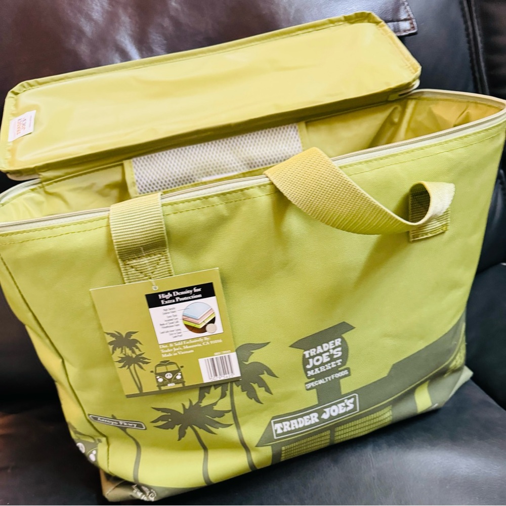 Trader Joe's Limited Edition Olive insulated 
Cooler Bag Hold 8 Gallon